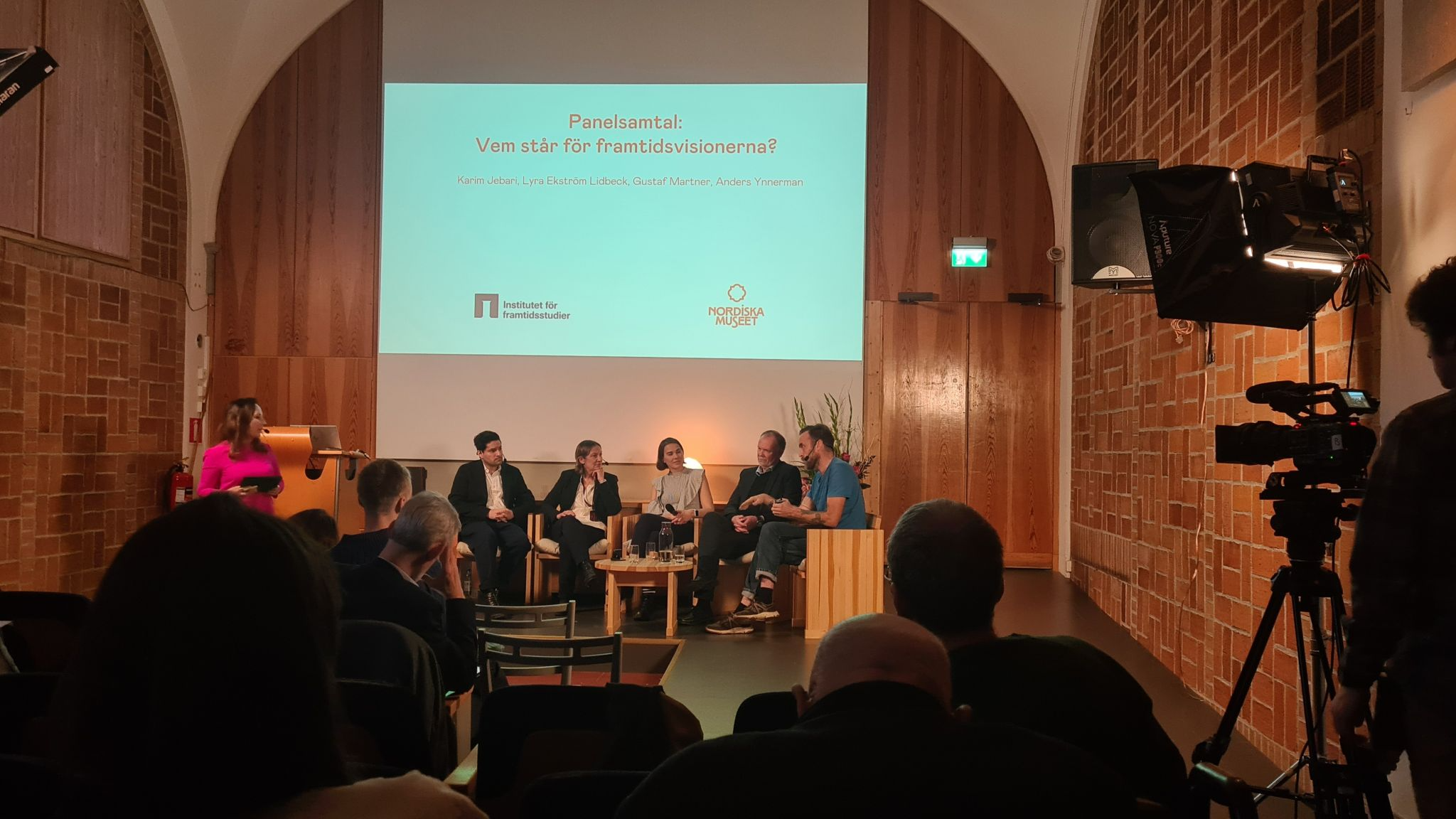 Panelsamtal med Karim Jebari, Lotten Gustafsson Reinius, Lyra Ekström Lindbäck, Anders Ynnerman och Gustav Martner.
